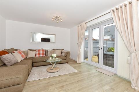 9 Sun Marsh Way, Gravesend, DA12 2FE