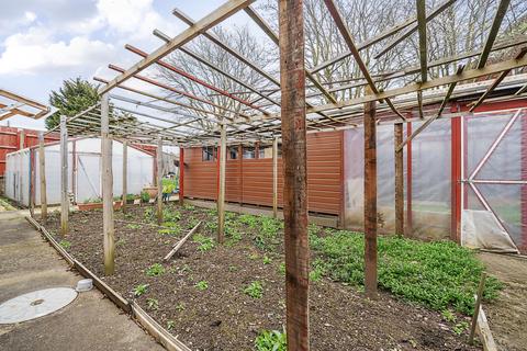 33 Wendover Road, London, SE9 6PF