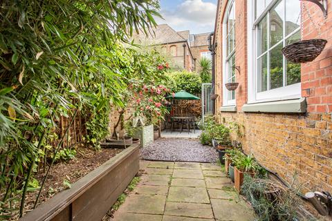 2 bedroom semi-detached house for sale, Schoolbell Mews, E3