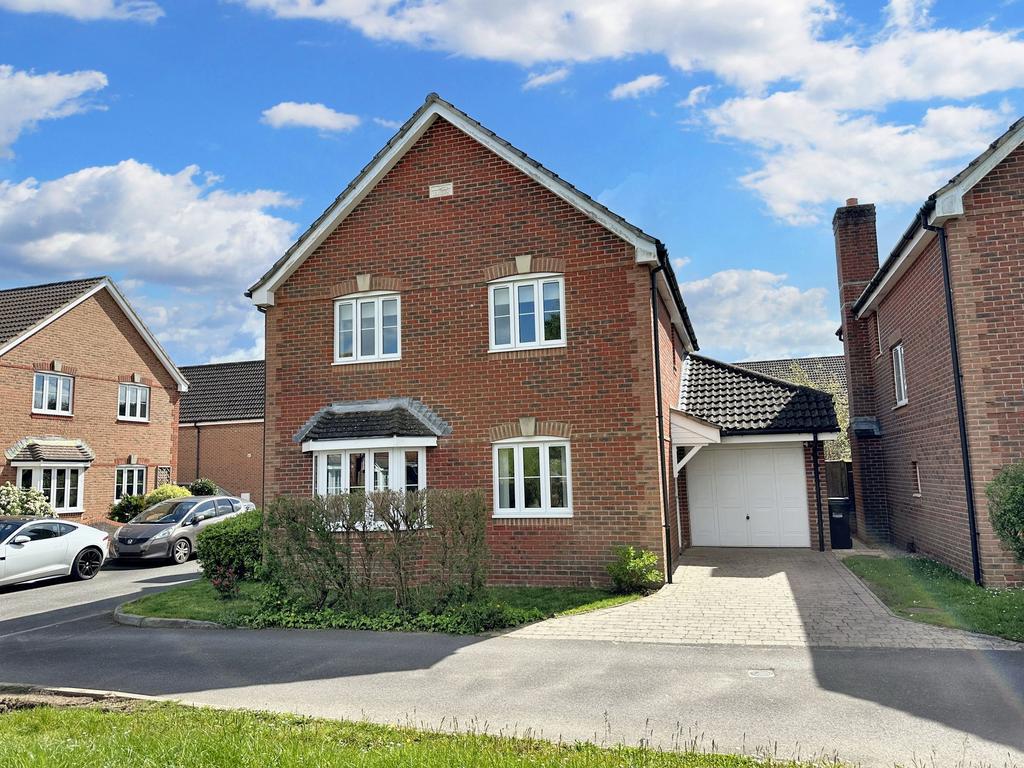 Depden Gardens, Dibden Purlieu, SO45 4 bed detached house for sale £