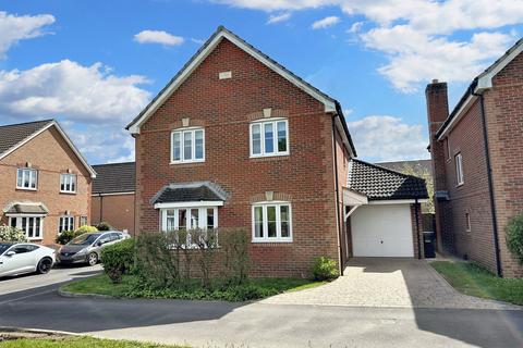 4 bedroom detached house for sale, Depden Gardens, Dibden Purlieu, SO45