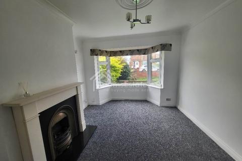 3 bedroom semi-detached house to rent, Guernsey Road, Dewsbury