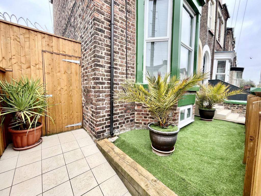 Moscow Drive, Liverpool L13 6 bed semidetached house for sale £275,000