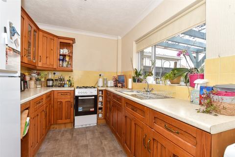 71 Forelands Square, Walmer, Deal, CT14 9DT