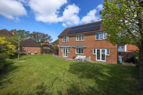 4 bedroom detached house for sale, Sycamore Drive, Burgess Hill, RH15