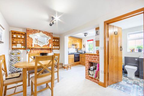 2 bedroom cottage for sale, New Road, Acle