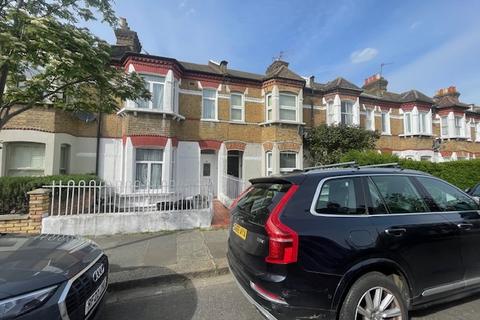 4 bedroom terraced house to rent, Vespan Road, London W12