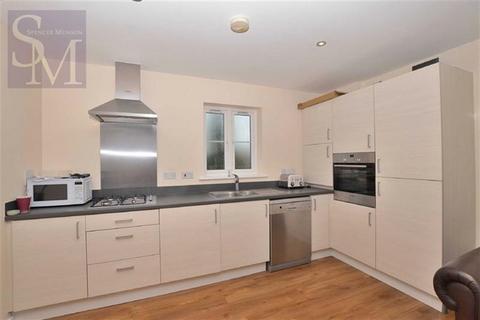 2 bedroom apartment to rent, Blenheim Square, North Weald, CM16