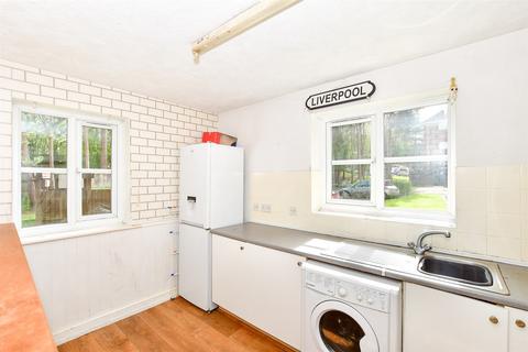 2 bedroom ground floor flat for sale, Dakin Close, Maidenbower, Crawley, West Sussex