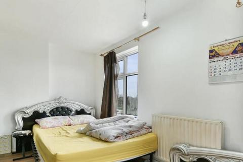 2 bedroom flat for sale, Uxbridge Road, Hayes UB4