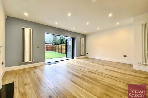 3 bedroom detached house to rent, Dundonald Street, Cale Green, Stockport, SK2