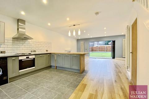 3 bedroom detached house to rent, Dundonald Street, Cale Green, Stockport, SK2