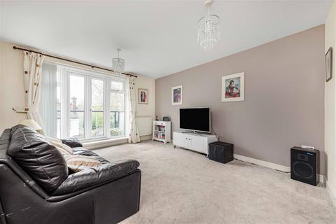 2 bedroom flat for sale, Masons Hill, Bromley BR2