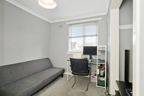 18d Silverknowes View, Edinburgh, EH4 5PY