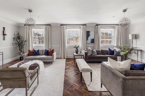 3 bedroom penthouse for sale, Upper Belgrave Street, London SW1X