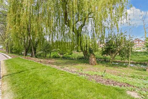 26 Stonebridge Road, Canterbury, CT2 7LN