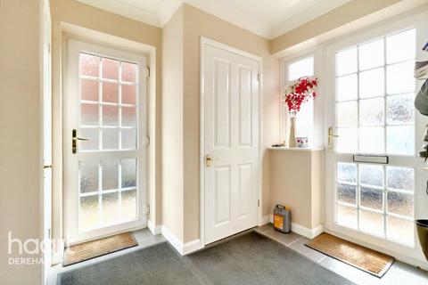 28 Hale Road, Bradenham, Thetford, IP25 7RA