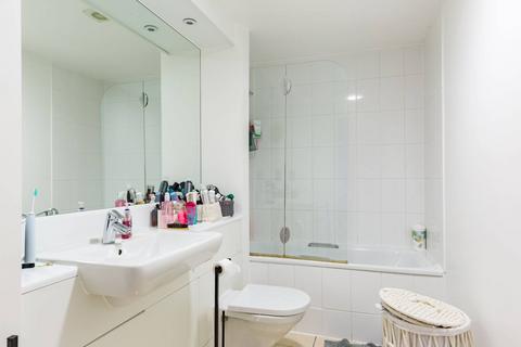 Flat 603, The Mast, 2 Albert Basin Way, London, E16 2QZ
