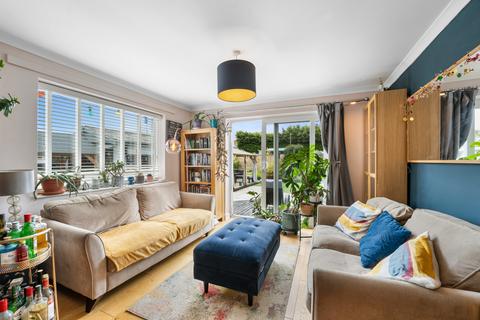 85 Dolphins Road, Folkestone, CT19 5QD
