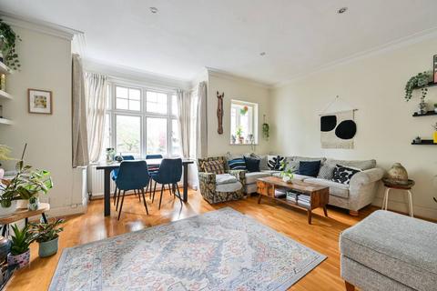 3 bedroom flat for sale, Doddington Grove, Kennington, London, SE17