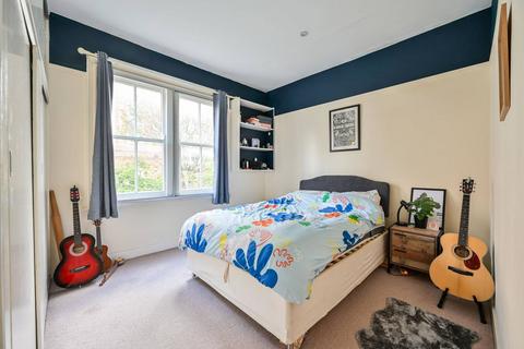 3 bedroom flat for sale, Doddington Grove, Kennington, London, SE17
