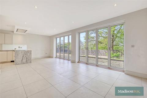 5 bedroom detached house for sale, High Road, Essex IG7