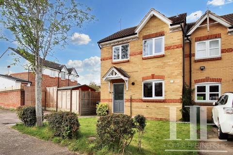 3 bedroom end of terrace house to rent, Maidenbower, Crawley RH10