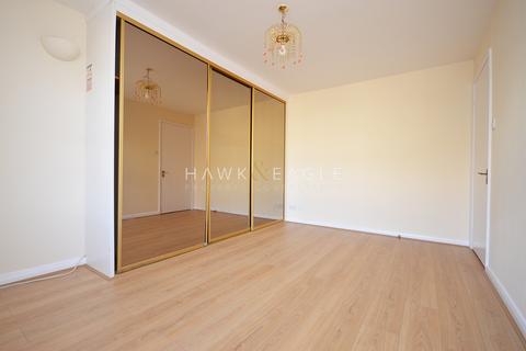 1 bedroom flat for sale, Cleveland Grove, London, Greater London. E1
