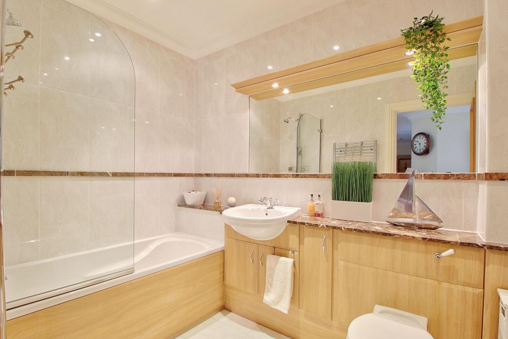 Principal Bathroom