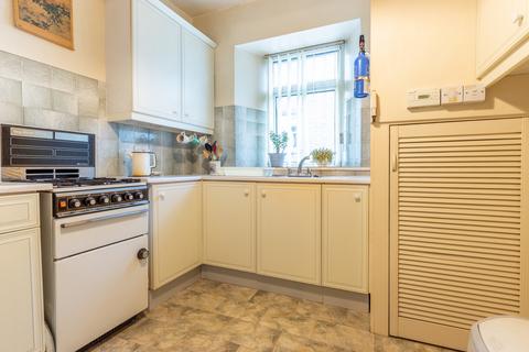 2 bedroom apartment for sale, Flat 2 Broadlands, 12 Church Hill, Arnside, CumbriaLA5 0DF