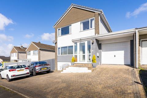 3 bedroom link detached house for sale, 9, Marine View Close, Onchan