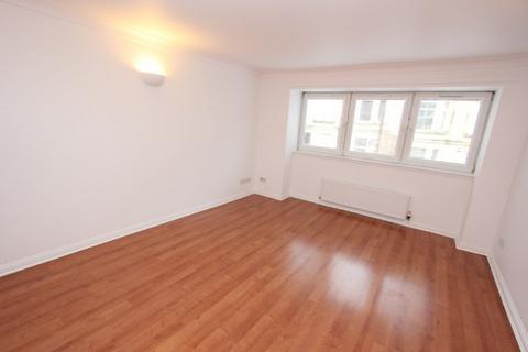 2 bedroom flat to rent, Walton Street, Shawlands G41