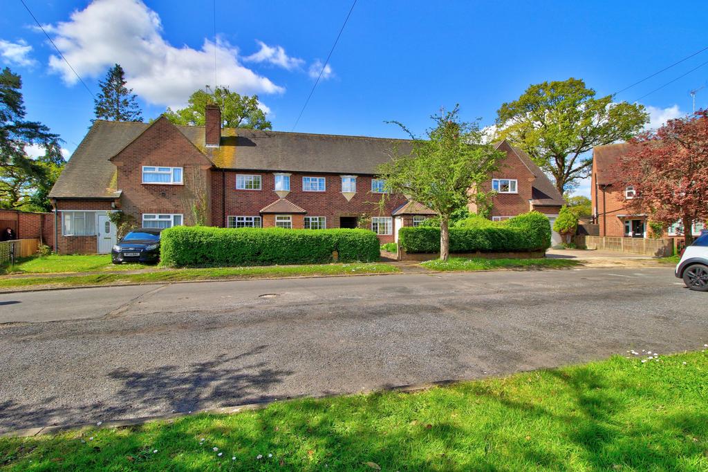 Wokingham RG40 3 bed terraced house for sale - £425,000