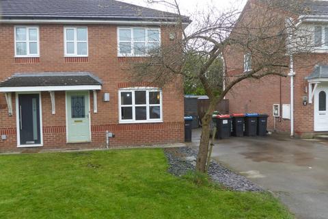 3 bedroom semi-detached house to rent, Rosewood Drive, Winsford