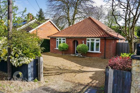 3 bedroom detached bungalow for sale, The Street, Framingham Earl, Norwich