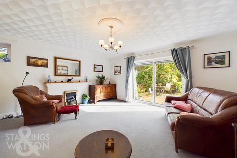3 bedroom detached bungalow for sale, The Street, Framingham Earl, Norwich
