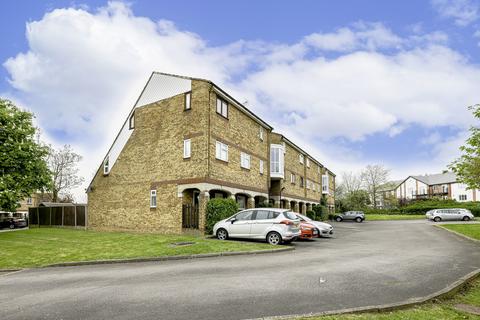 2 bedroom flat for sale, Charleston Court, Basildon