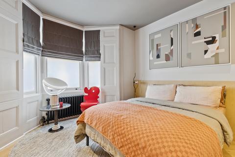 2 bedroom flat for sale, Chantrey Road, London