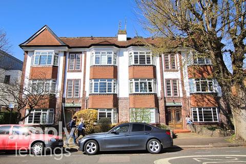 2 bedroom flat to rent, Somerhill Road, Hove