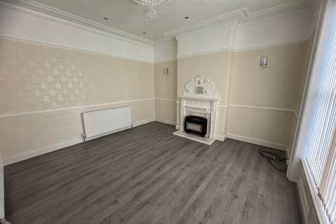 3 bedroom detached house to rent, Cowlersley Lane, Huddersfield