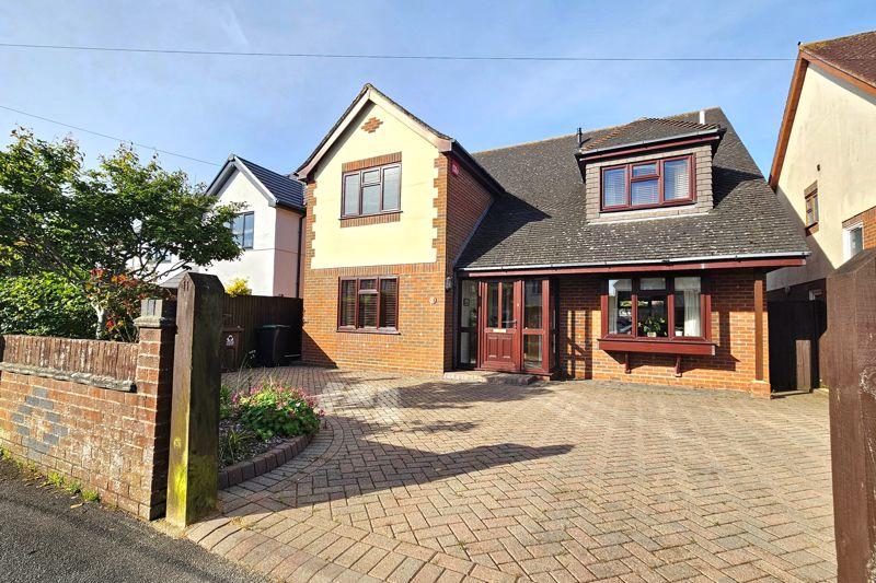 Montserrat Road, LeeOnTheSolent, PO13 4 bed detached house for sale