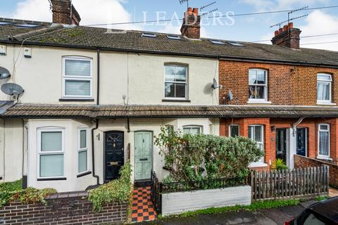 3 bedroom terraced house to rent, Castle Road