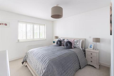 57 Westmount Close, Worcester Park, KT4 8FL