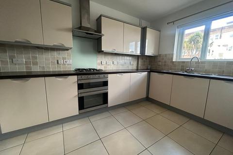 3 bedroom terraced house to rent, Eirene Avenue