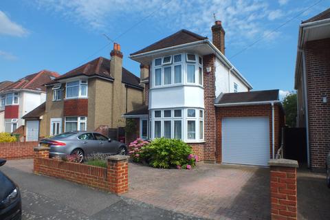 5 bedroom semi-detached house to rent, Buckland Avenue, Slough