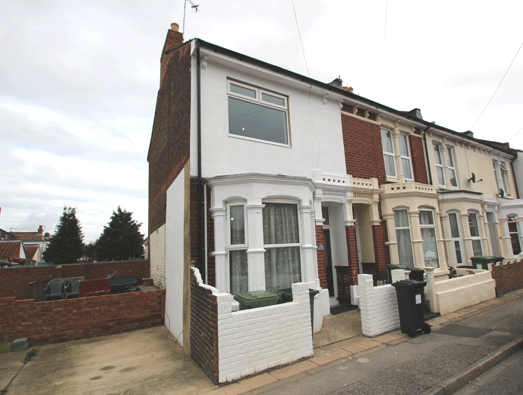 Powerscourt Road, Portsmouth PO2 3 bed end of terrace house to rent £