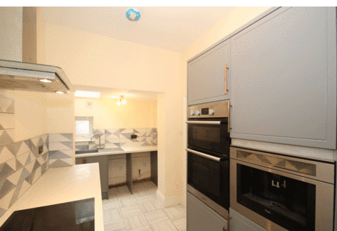 3 bedroom end of terrace house to rent, Powerscourt Road, Portsmouth PO2