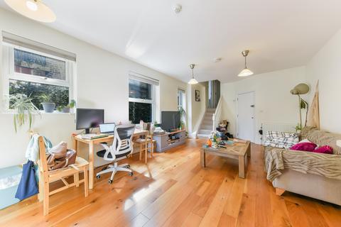 2 bedroom apartment for sale, Fulham Palace Road, London SW6