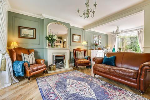28 Whitefield Avenue, Purley, CR8 4BJ