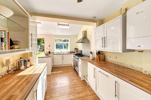 2 Sylvan Close, South Croydon, CR2 8DS